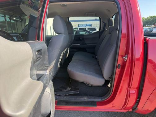 Barcelona Red Metallic 2016 Toyota Tacoma SR5