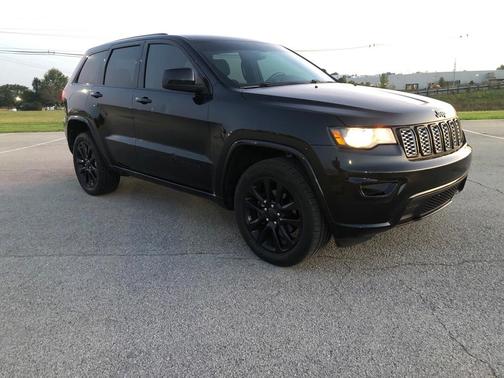 2017 Jeep Grand Cherokee Altitude