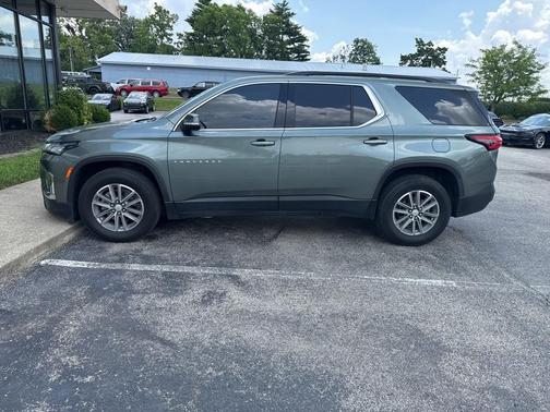 2022 Chevrolet Traverse LT Cloth