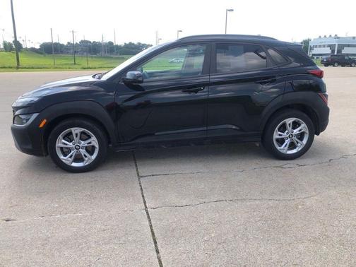 Abyss Black Pearl 2023 Hyundai KONA SEL