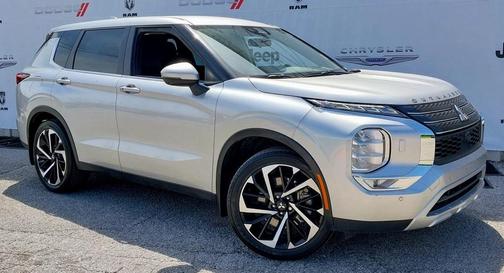 2023 Mitsubishi Outlander SE
