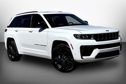 Bright White Clearcoat 2027 Jeep Grand Cherokee Limited