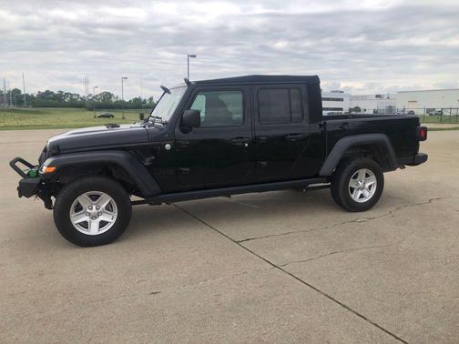 Black Clearcoat 2020 Jeep Gladiator Sport