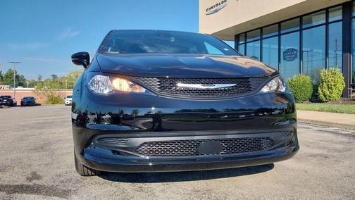 Diamond Black 2026 Chrysler Voyager LX