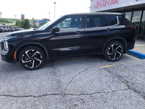 2022 Mitsubishi Outlander ES