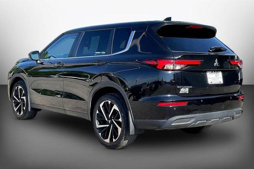 Black Diamond 2022 Mitsubishi Outlander ES