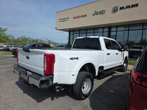 Oxford White 2025 Ford F-350 XLT