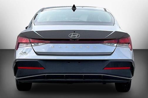 Metal 2025 Hyundai ELANTRA SE