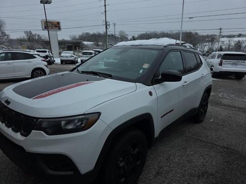 2023 Jeep Compass Trailhawk