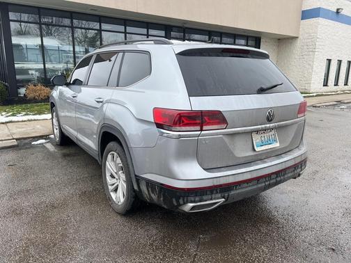 2022 Volkswagen Atlas 2.0T SE w/Technology