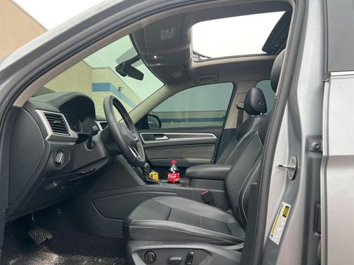 2022 Volkswagen Atlas 2.0T SE w/Technology