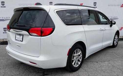 2021 Chrysler Voyager LXI