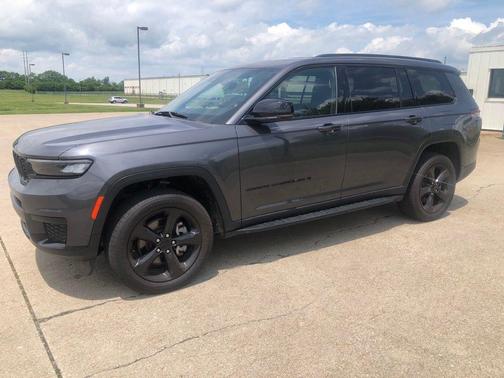 Metallic 2023 Jeep Grand Cherokee L Laredo