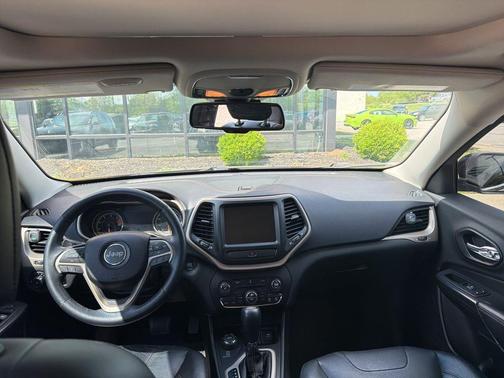 Brilliant Black Crystal Pearlcoat 2016 Jeep Cherokee Limited