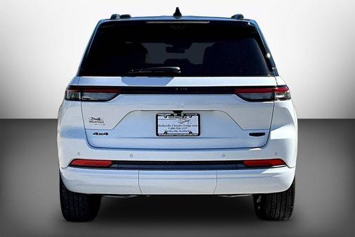 Bright White Clearcoat 2027 Jeep Grand Cherokee Summit