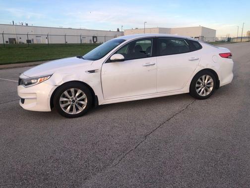 Snow White Pearl 2018 Kia Optima LX