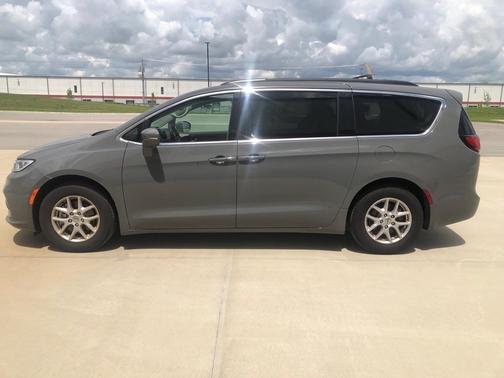 2022 Chrysler Pacifica Touring-L