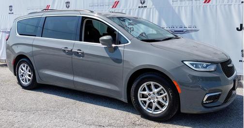 2022 Chrysler Pacifica Touring-L