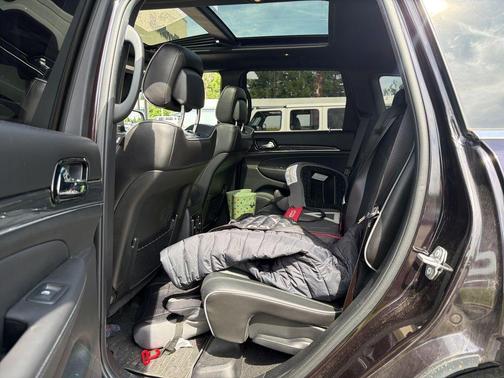 Sangria Metallic 2020 Jeep Grand Cherokee Overland