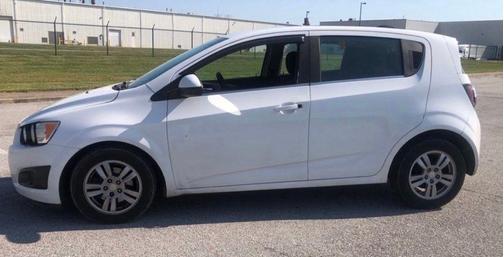 Summit White 2015 Chevrolet Sonic LT