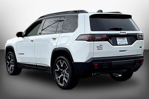 Bright White Clearcoat 2026 Jeep Cherokee Overland