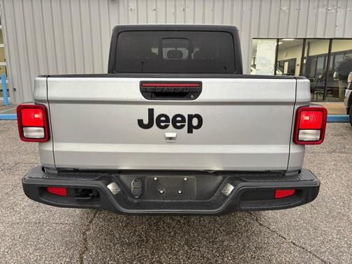 2023 Jeep Gladiator Sport