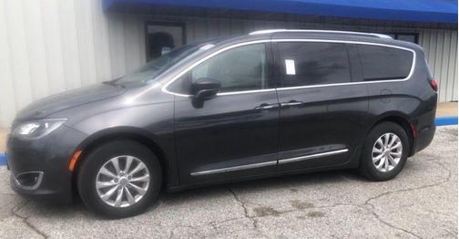 2019 Chrysler Pacifica Touring-L