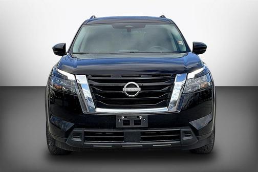 Black 2024 Nissan Pathfinder SV