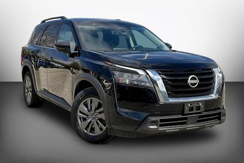 Black 2024 Nissan Pathfinder SV