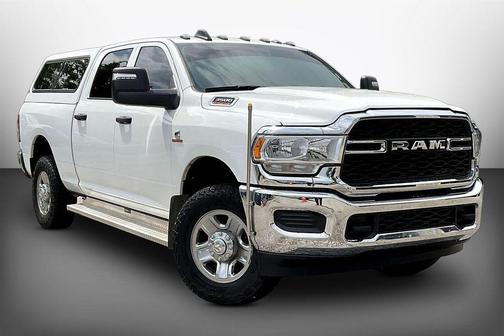 Bright White Clearcoat 2024 RAM 3500 Tradesman
