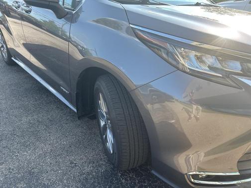 2021 Toyota Sienna XLE