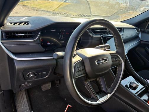 2024 Jeep Grand Cherokee L Laredo