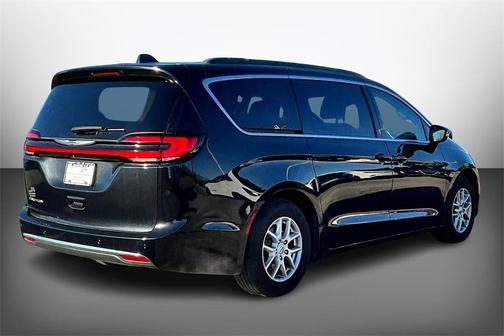 2022 Chrysler Pacifica Touring-L