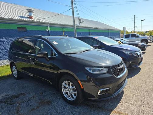 2022 Chrysler Pacifica Touring-L