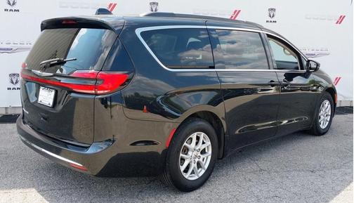 2022 Chrysler Pacifica Touring-L
