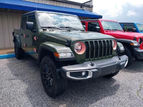 2023 Jeep Gladiator Sport