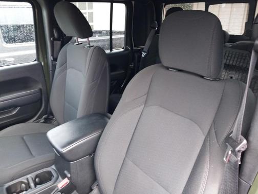 2023 Jeep Gladiator Sport