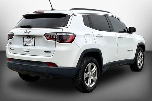 Bright White Clearcoat 2023 Jeep Compass Latitude