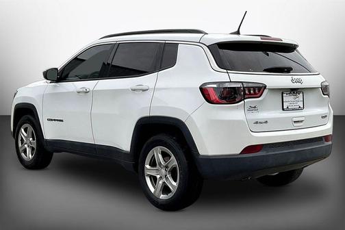 Bright White Clearcoat 2023 Jeep Compass Latitude