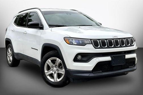 Bright White Clearcoat 2023 Jeep Compass Latitude