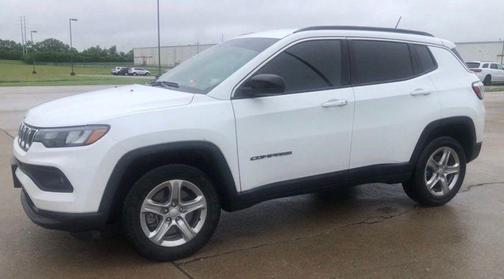 Bright White Clearcoat 2023 Jeep Compass Latitude