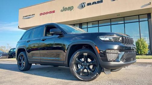 2025 Jeep Grand Cherokee Laredo