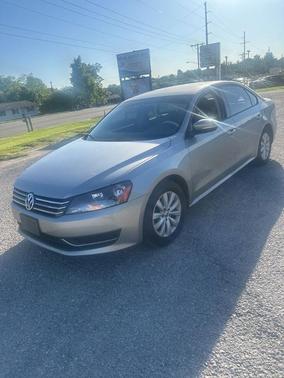 Tungsten Silver Metallic 2013 Volkswagen Passat 2.5L Wolfsburg Edition