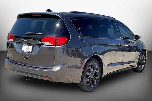 2020 Chrysler Pacifica Touring-L