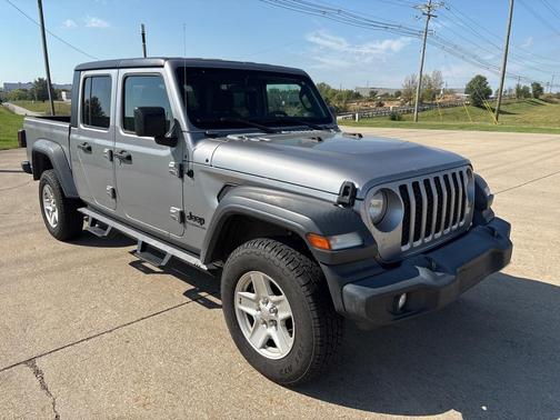2020 Jeep Gladiator Sport
