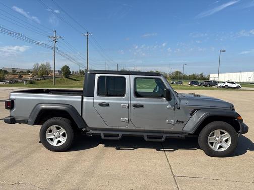 2020 Jeep Gladiator Sport