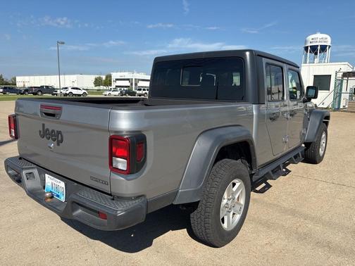 2020 Jeep Gladiator Sport