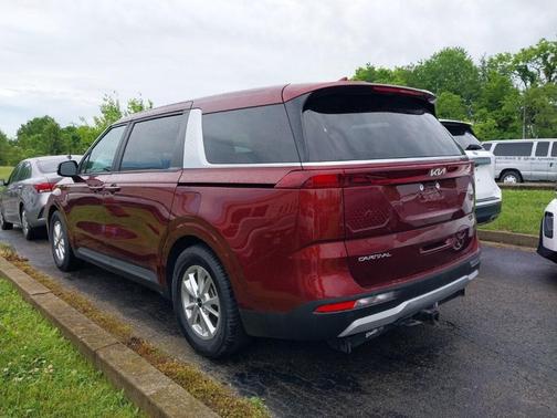 2023 Kia Carnival LX