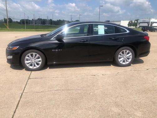 Mosaic Black Metallic 2024 Chevrolet Malibu LT