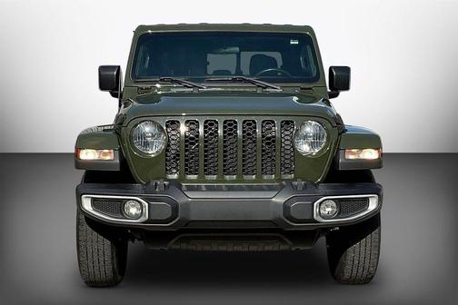 Sarge Green Clearcoat 2022 Jeep Gladiator Sport